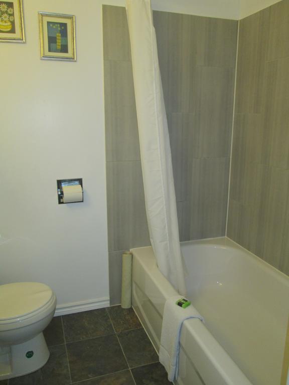 Edgewater Motel And Campground Temiskaming Shores Habitación foto