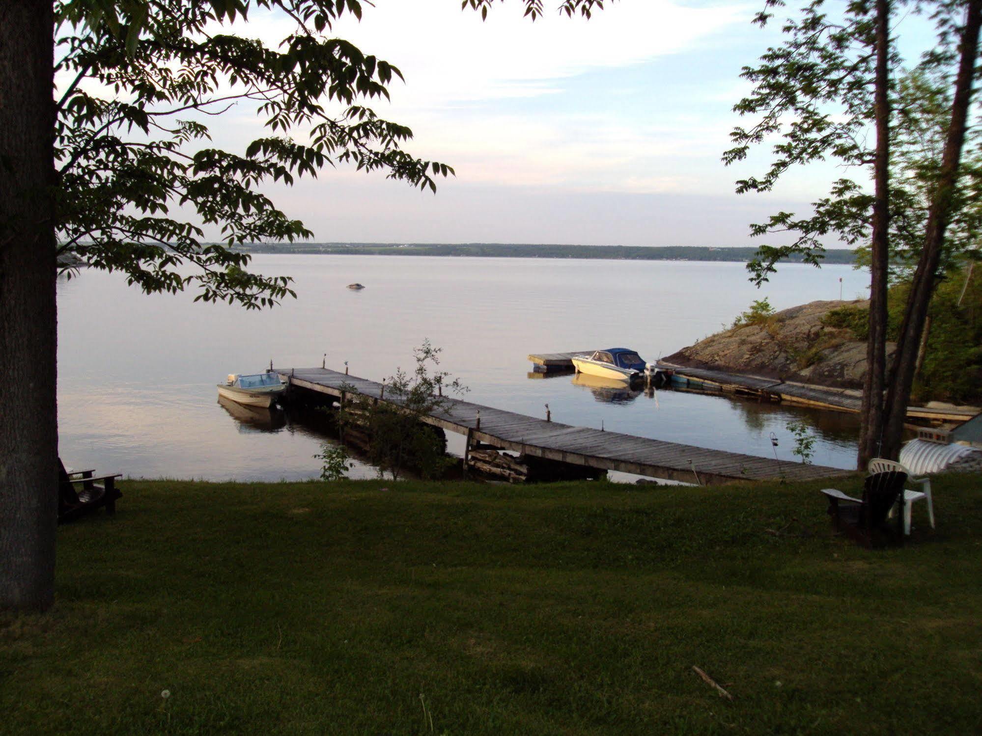 Edgewater Motel And Campground Temiskaming Shores Exterior foto
